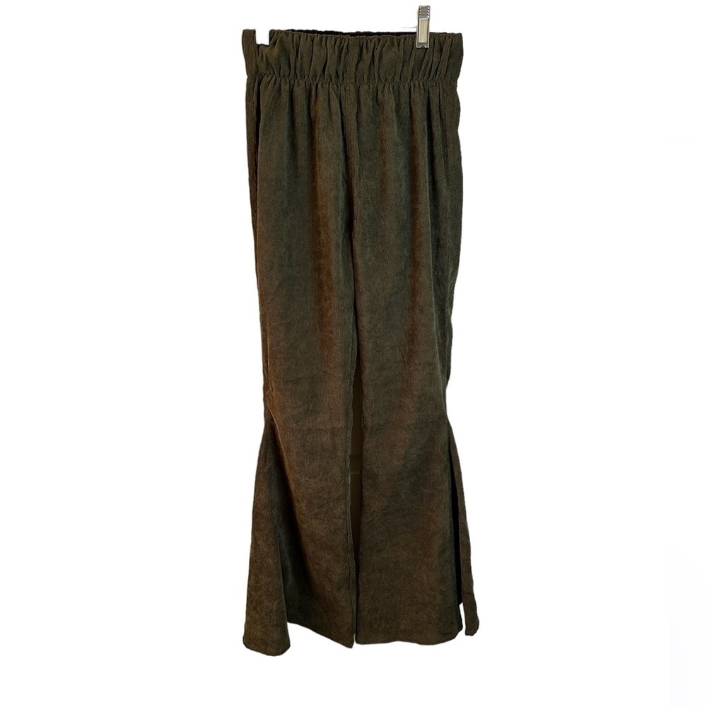 🩷5/$10 FAVLUX olive green corduroyed, bellbottoms size small